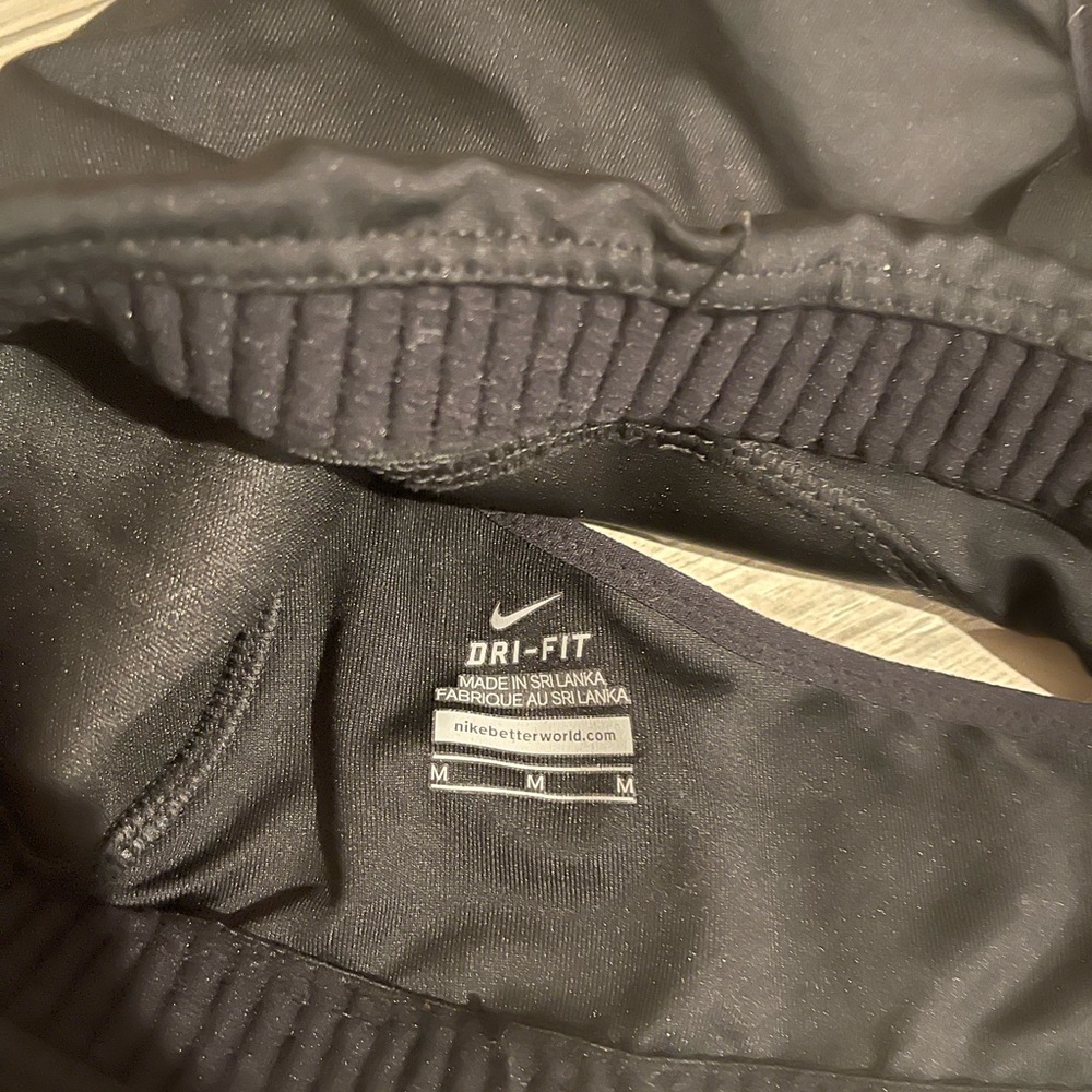 Nike Womens DriFit Sports Bra - Never Worn - Picture 3 of 3